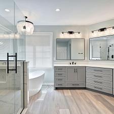 Modernized Master Bathroom in Springwood